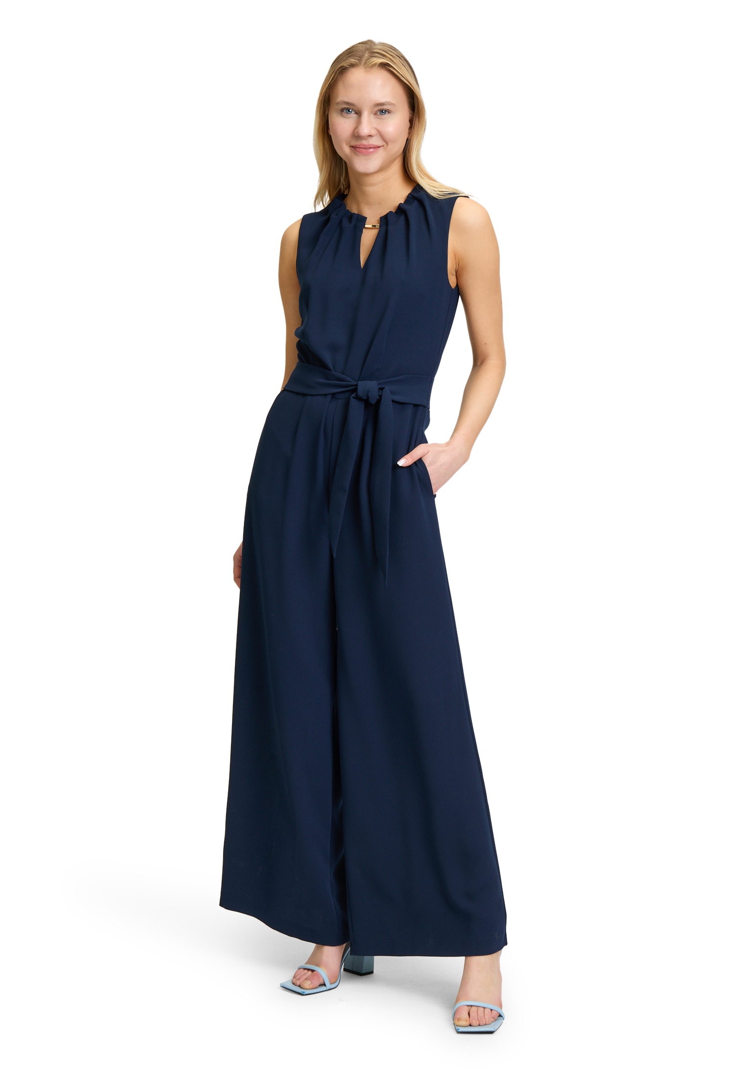 Betty&Co Overall "Betty & Co Jumpsuit ohne Arm", (1 tlg.), Falten