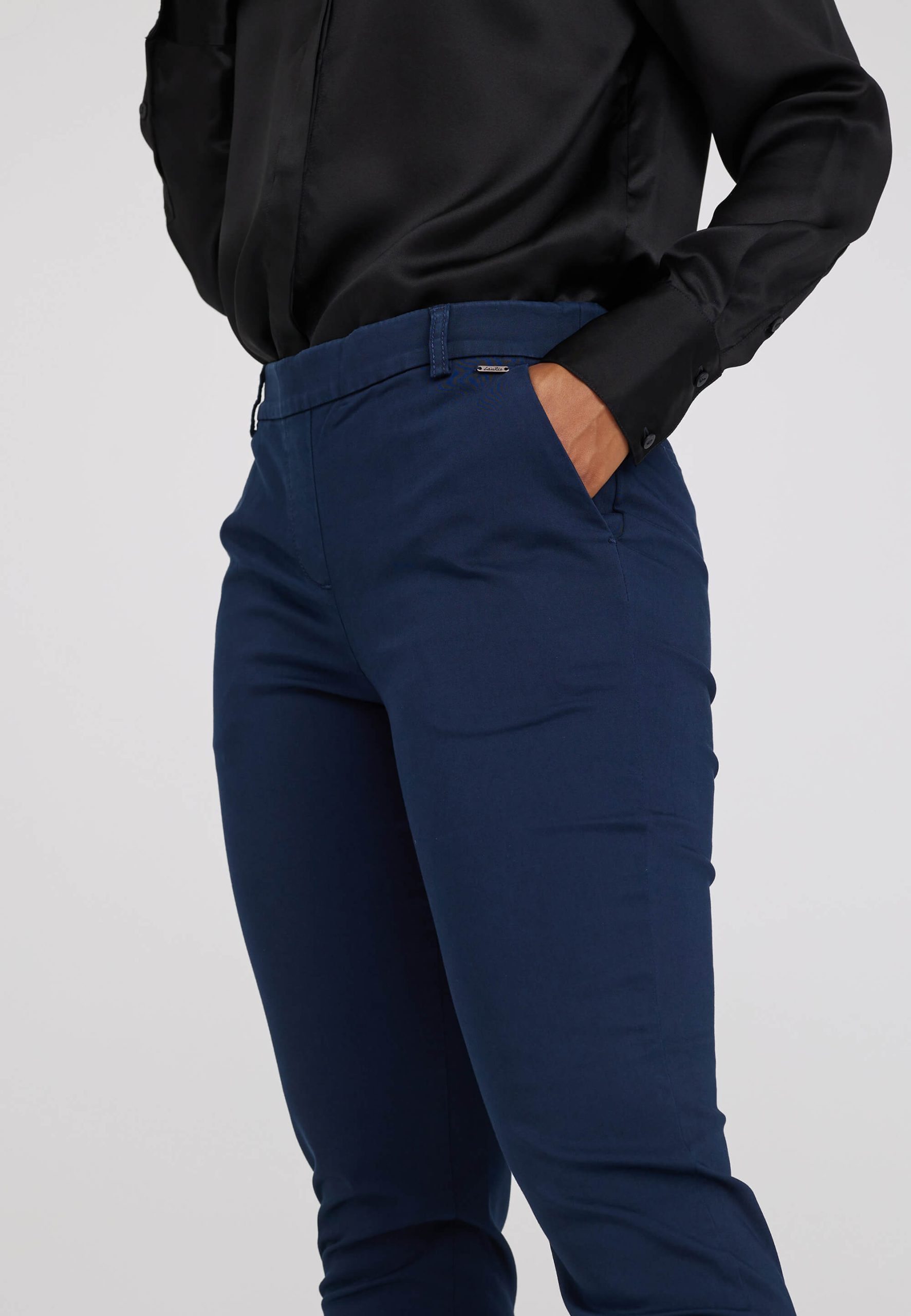 LAURIE Damen vegan Hose Fanny Slim Sl Marineblau