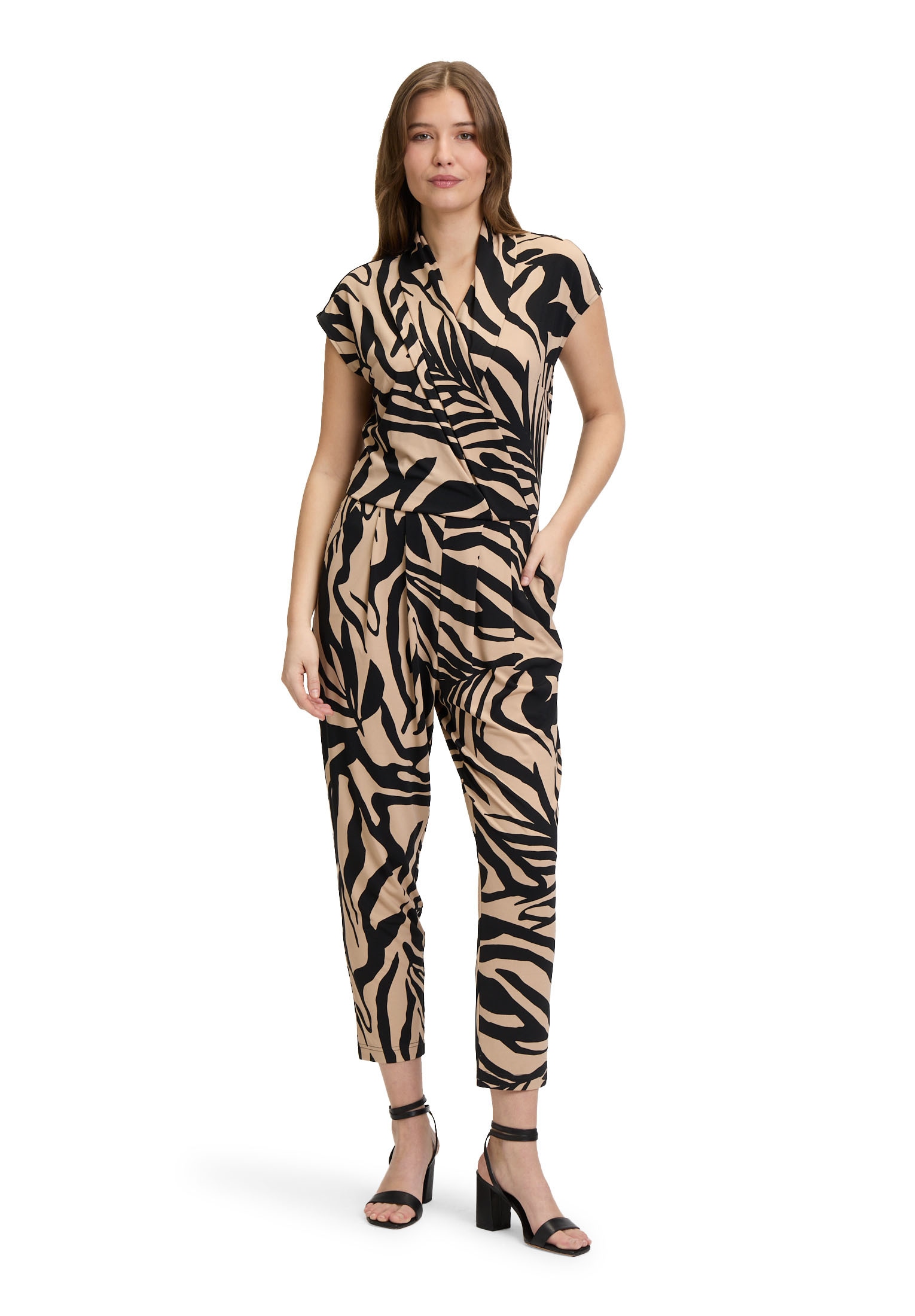 Betty Barclay Overall "Betty Barclay Jumpsuit mit Eingrifftaschen", (1 tlg.), Form