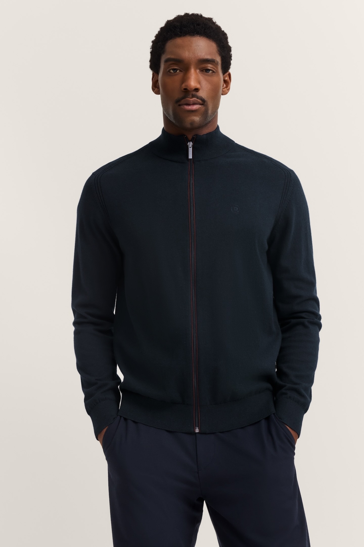 bugatti Strickjacke "Regular Fit", mit Reißverschluss und Stehkragen