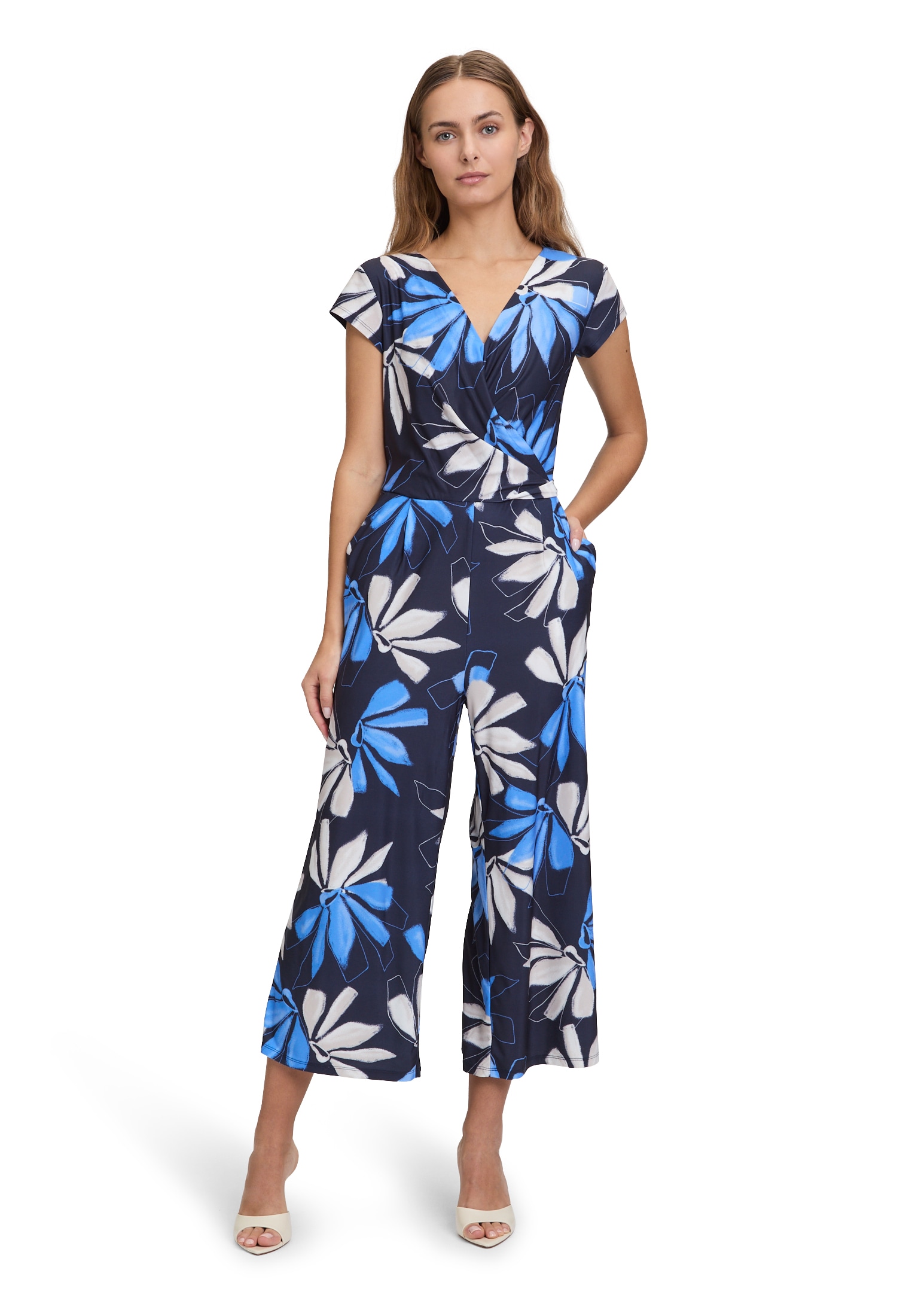 Betty&Co Overall "Betty & Co Jumpsuit kurzarm", (1 tlg.), Falten