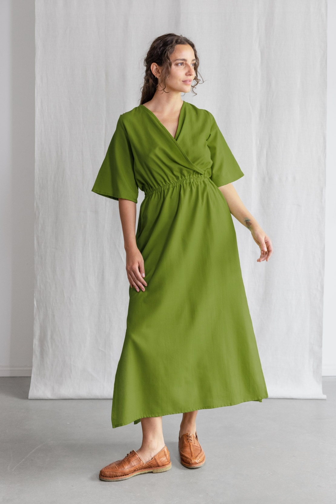 Jyoti Fair Works Damen vegan Kleid Vasi Basil