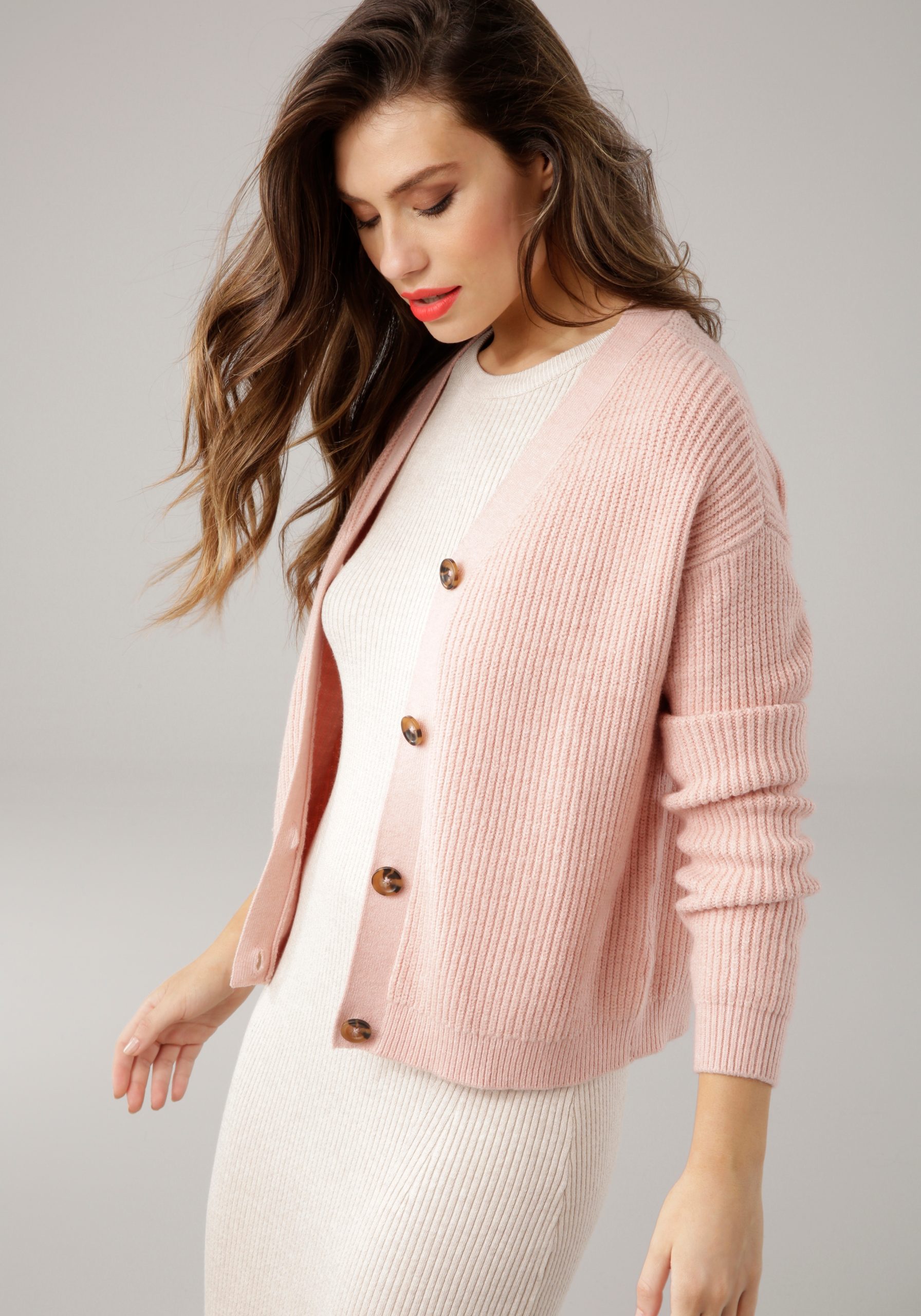 Laura Scott Strickjacke, Grobstrick - in modischer Kurzform
