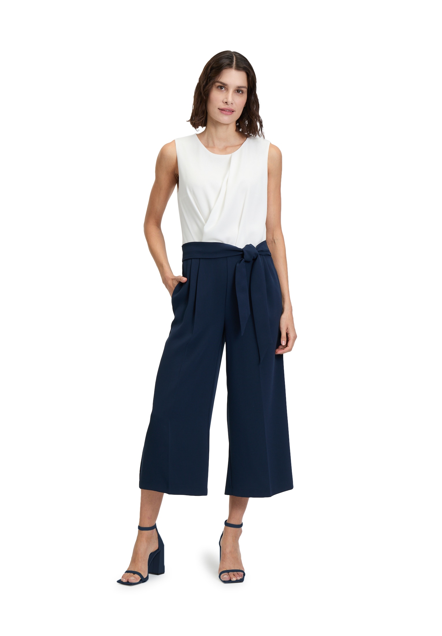 Betty&Co Overall "Damen Jumpsuit ohne Arm" 1 Stk. tlg. Falten