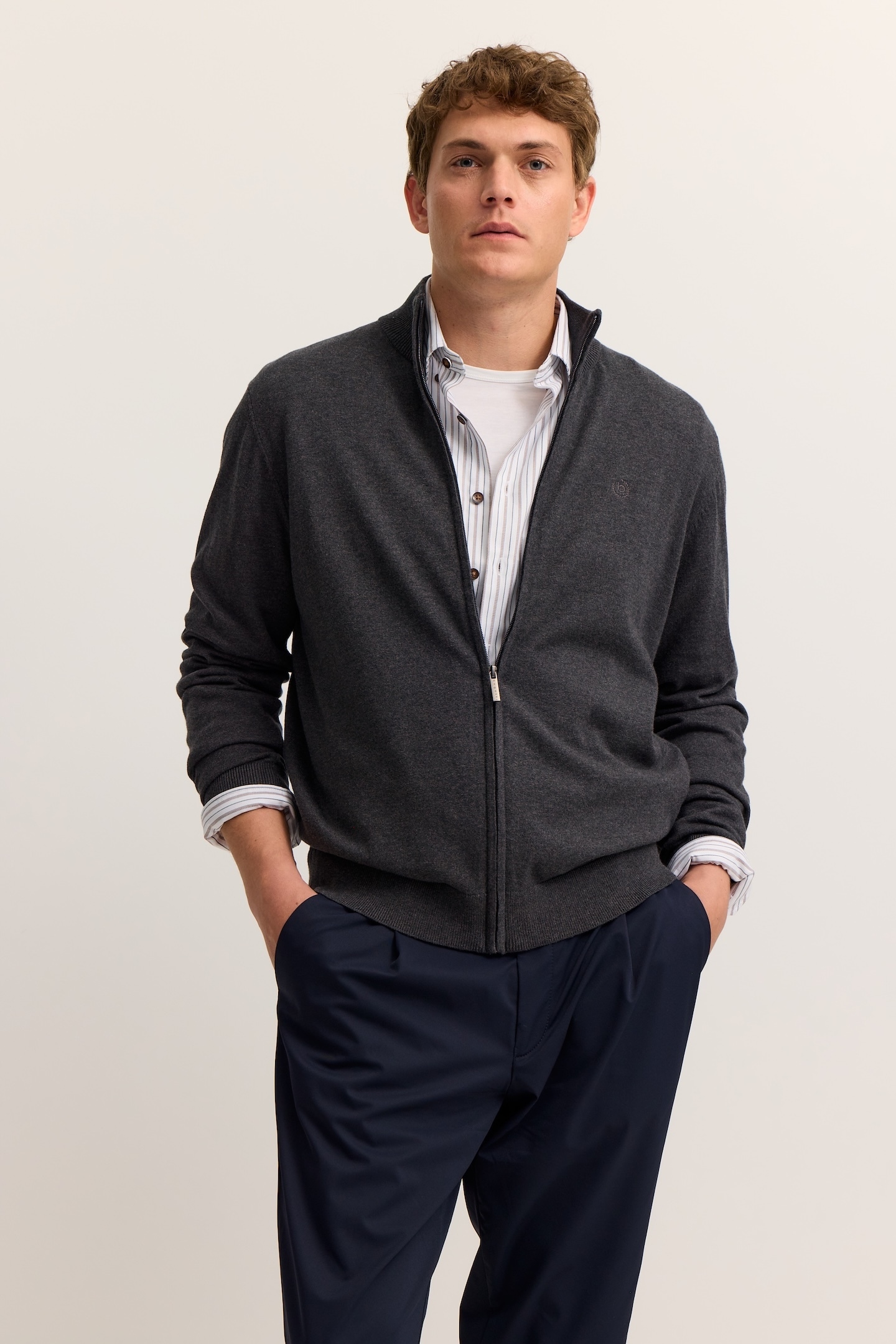 bugatti Strickjacke "Regular Fit" aus Baumwolle mit Stehkragen