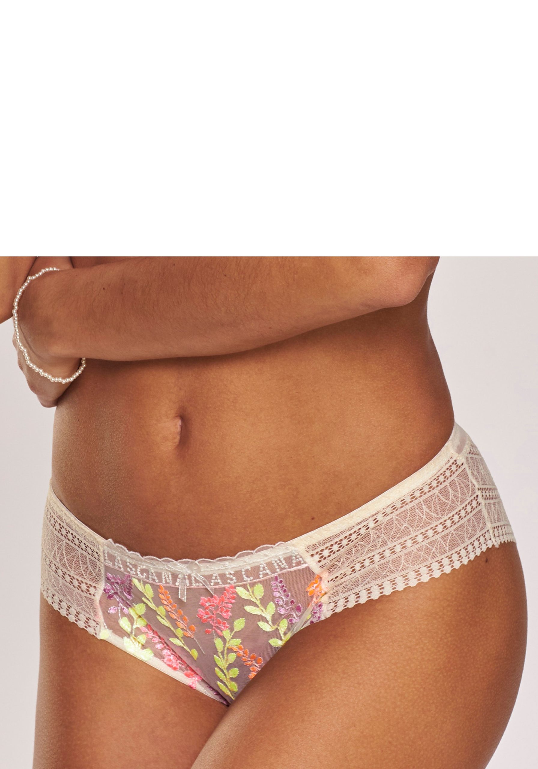 LASCANA Panty "Mirabel" mit glänzender Blumenstickerei, transparente Unterwäsche