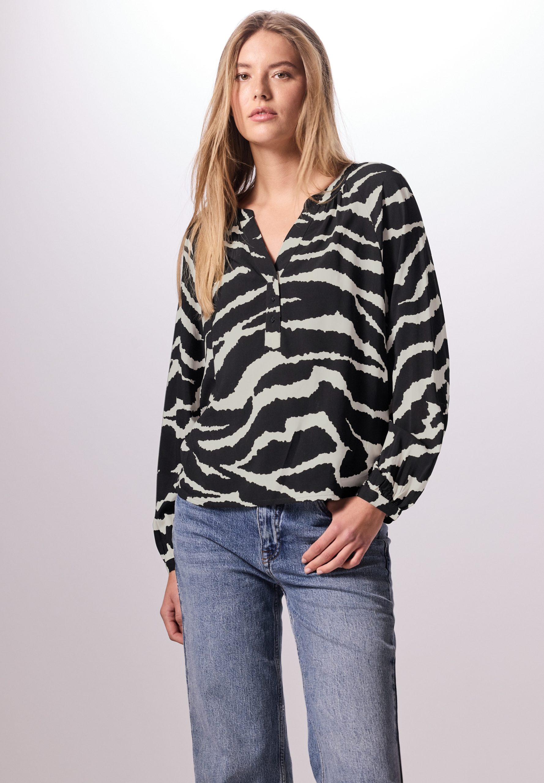 STREET ONE STUDIO Tunika mit dekorativer Knopfleiste