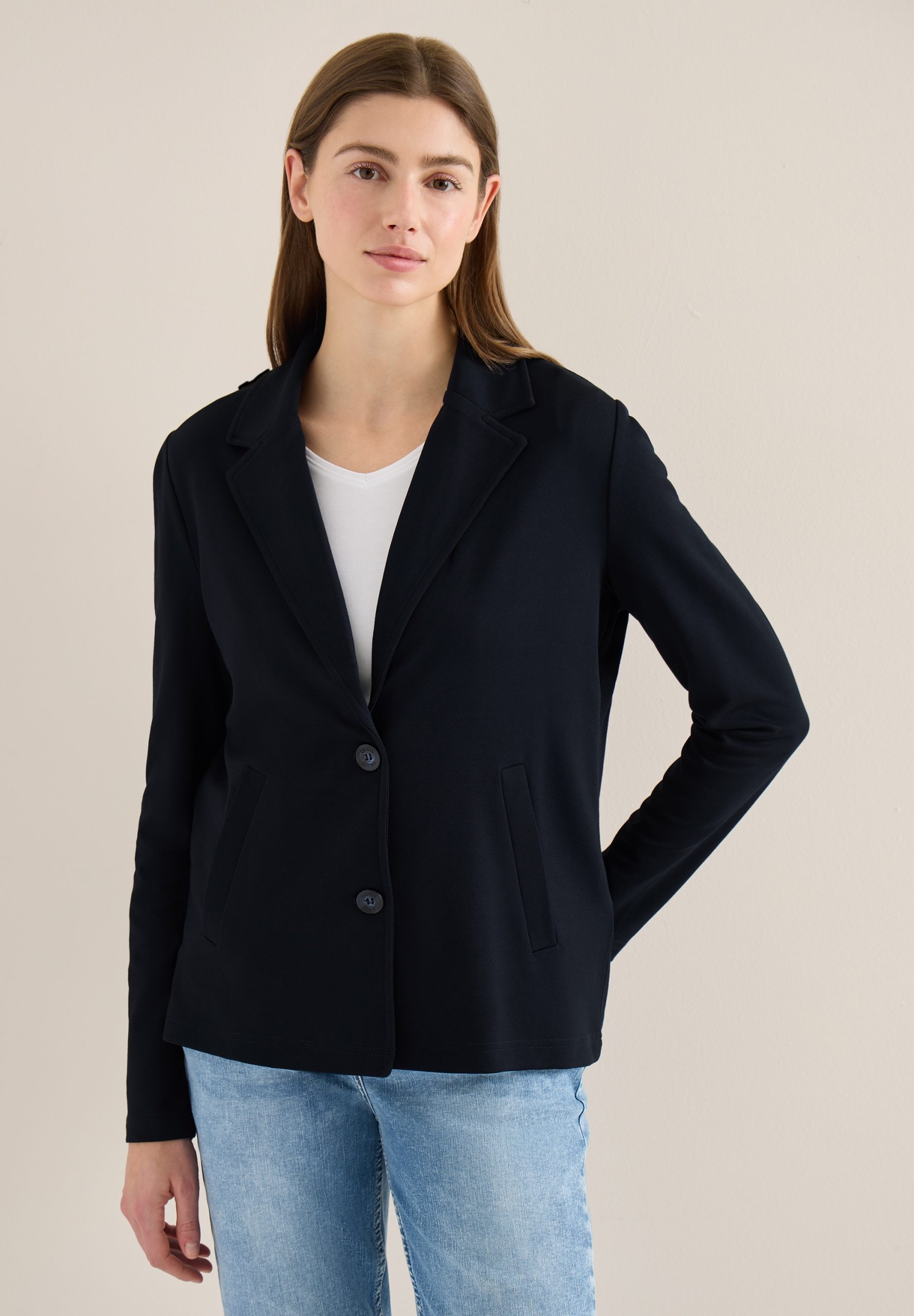 Cecil Jackenblazer im Basic-Style