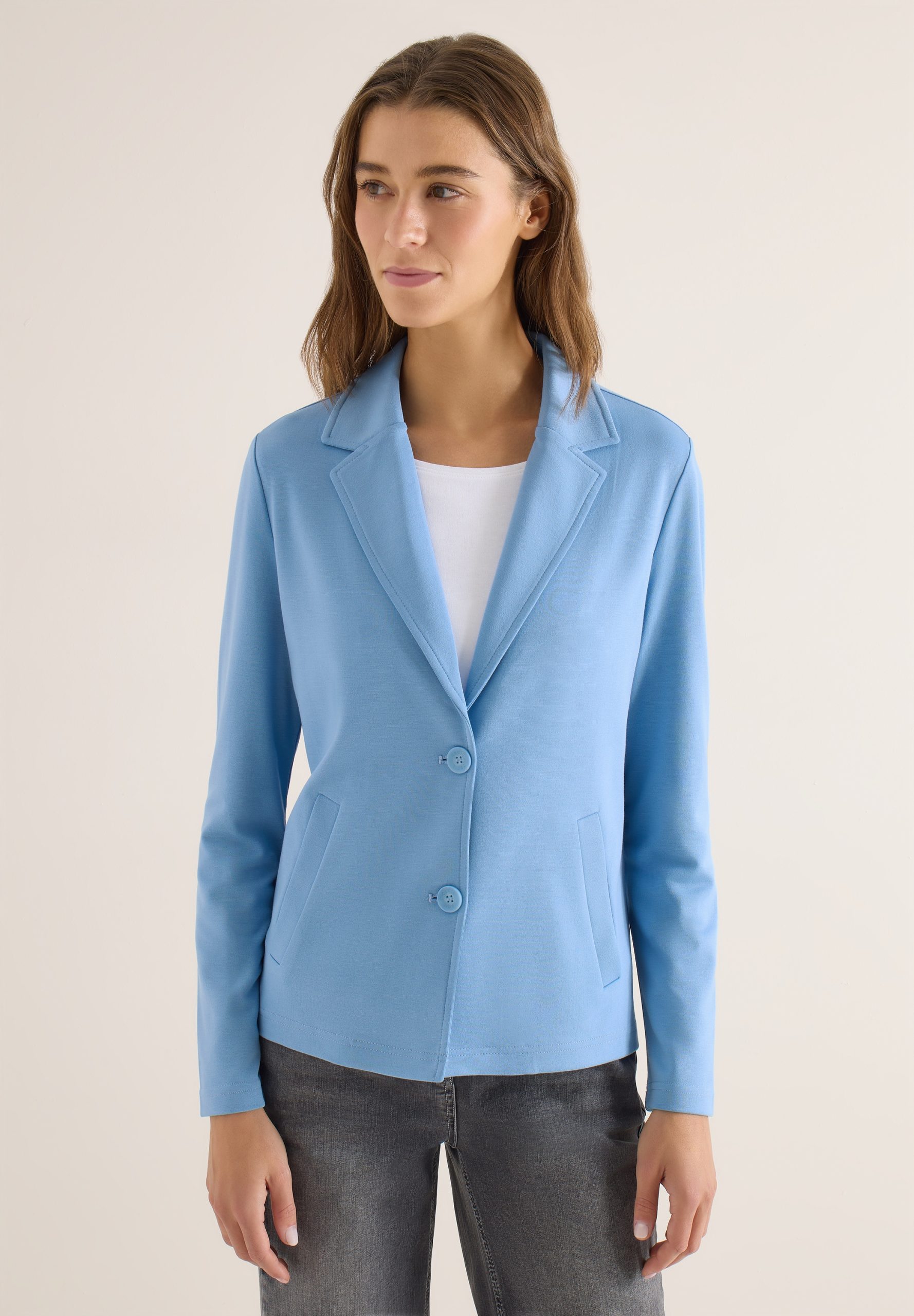 Cecil Jackenblazer im Basic-Style