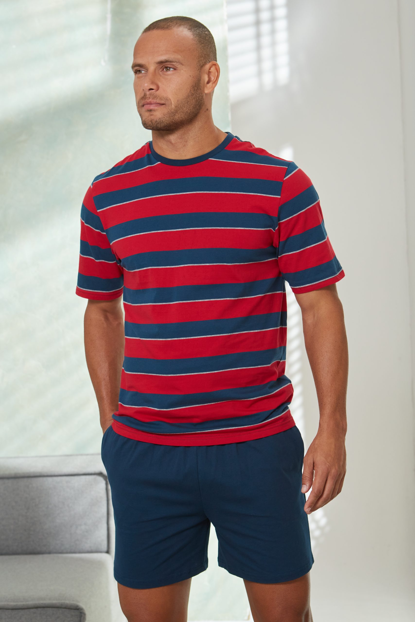 H.I.S Pyjama 1 Stück, 2 tlg. Schlafanzug mit aufwendig gestreiftem Oberteil