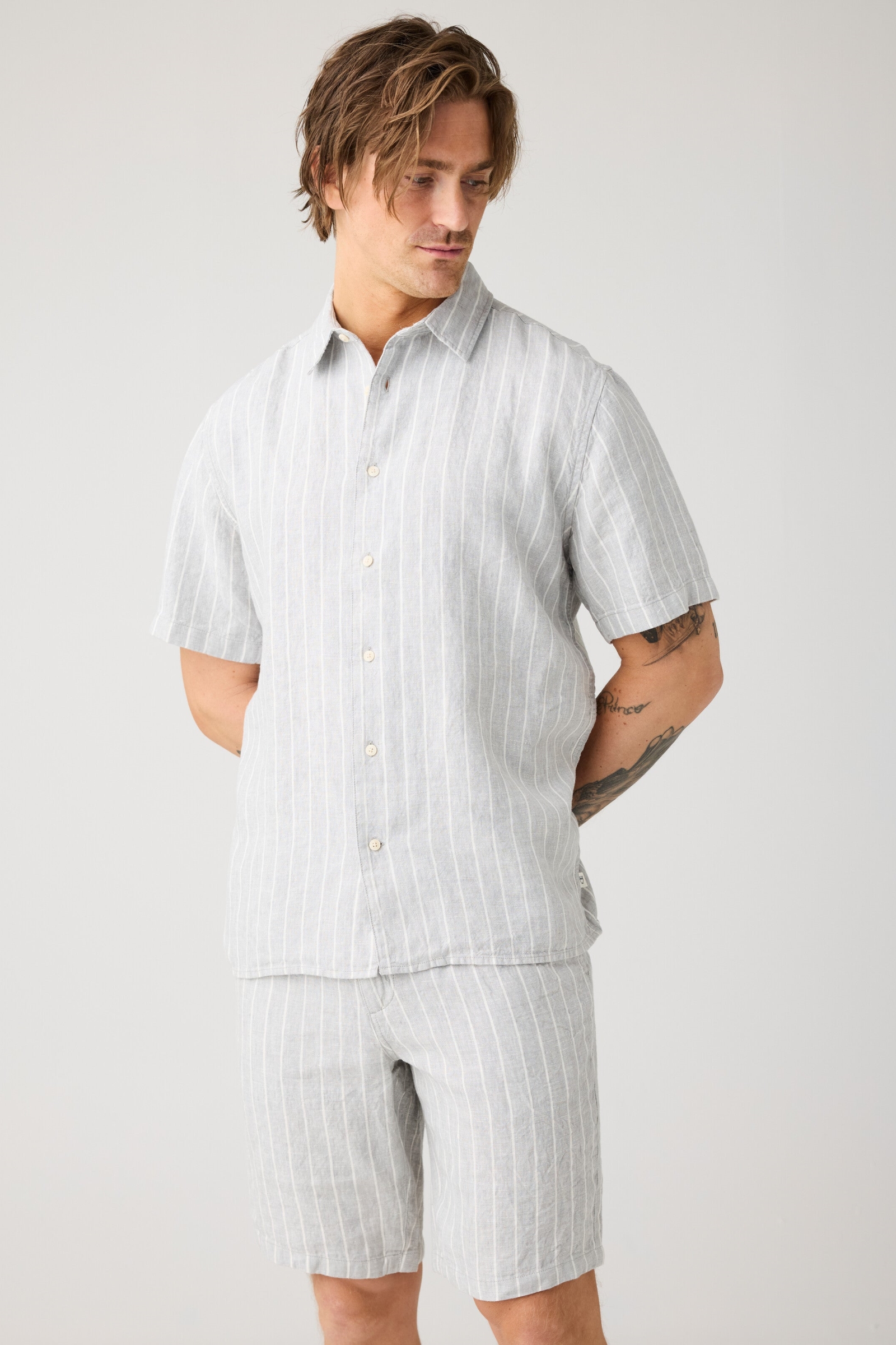 KnowledgeCotton Apparel Herren vegan Hemd Relaxed Leinen Streifen Grau