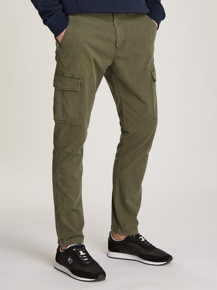 Tommy Jeans Cargohose TJM AUSTIN LIGHTWEIGHT CARGO mit bestickten Markenlogo über der Gesäßtasche