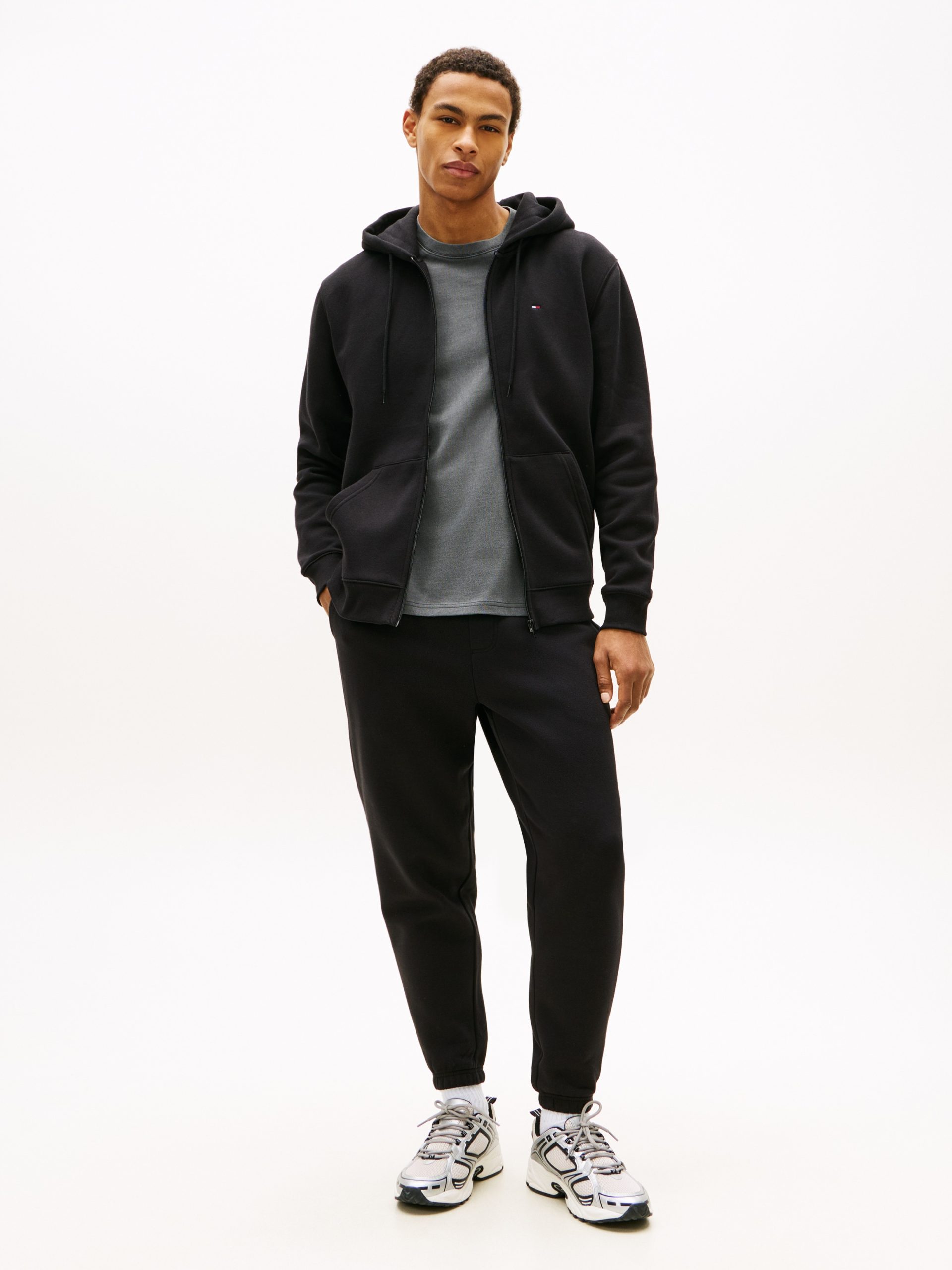 Tommy Jeans Jogginganzug "TJM REGULAR FLAG" 2 Sweatjacke und Sweathose, normale Passform